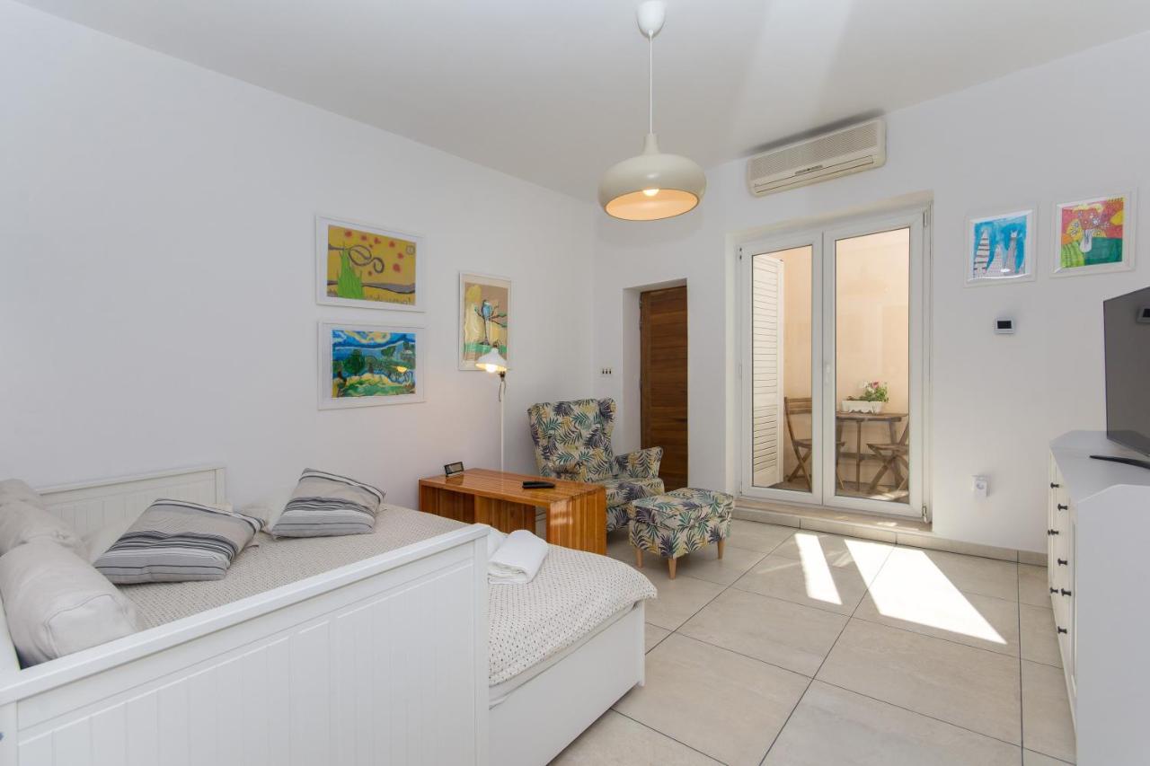 Appartamento Bura Studio Apartman Ragusa Esterno foto