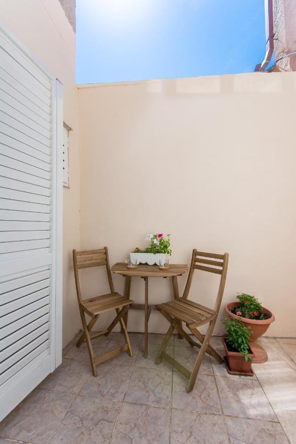 Appartamento Bura Studio Apartman Ragusa Esterno foto